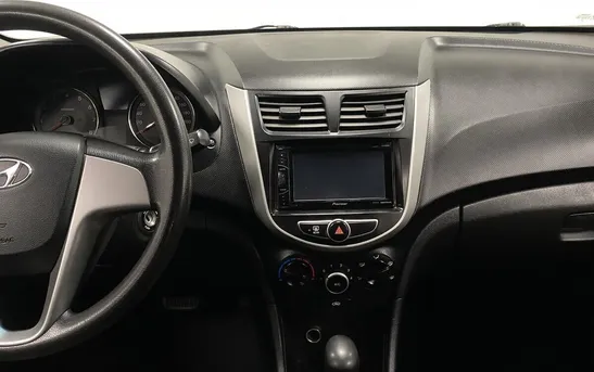 Hyundai Solaris 1.40 автомат, фото №1