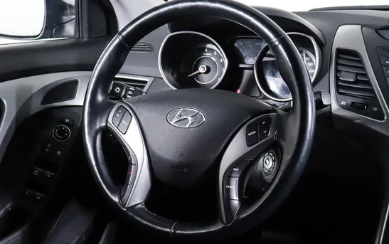 Hyundai Elantra 1.80 автомат, фото №1