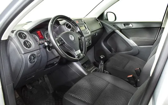 Volkswagen Tiguan 1.40 механика, фото №1