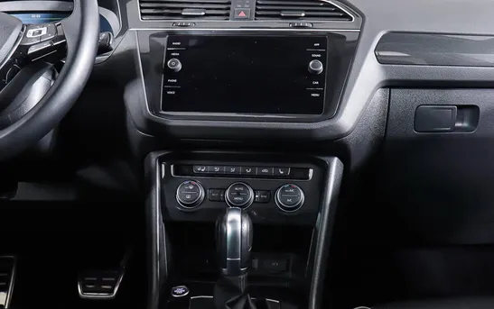 Volkswagen Tiguan 2.00 робот, фото №1