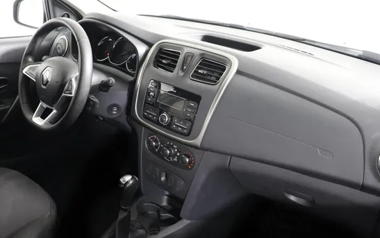 Renault Logan 1.60 автомат, фото №1