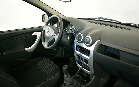 Renault Logan 1.60 механика, фото №1