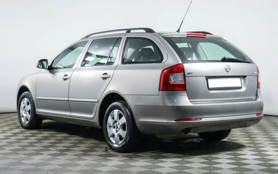 Skoda Octavia 1.60 механика, фото №1