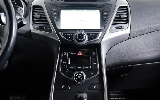 Hyundai Elantra 1.80 автомат, фото №1