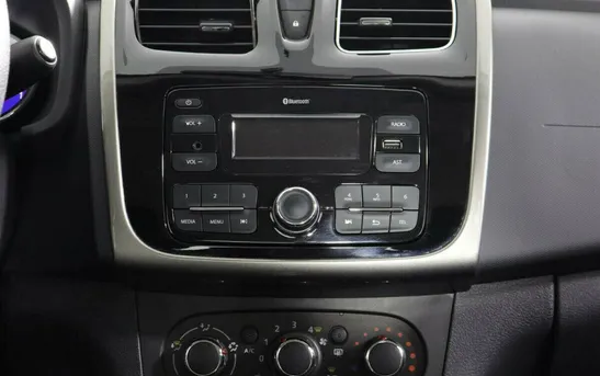 Renault Logan 1.60 автомат, фото №1