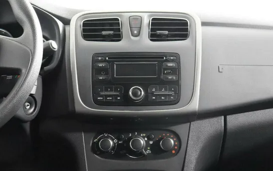 Renault Logan 1.60 автомат, фото №1